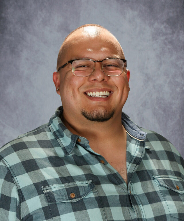 Headshot of Andrew Gomez